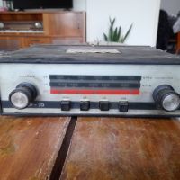 Старо автомобилно радио,радиоприемник АР-70, снимка 1 - Антикварни и старинни предмети - 45471009