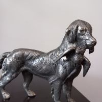 Много красива и детайлно  изработена статуетка на ловно куче. Бронз., снимка 1 - Статуетки - 45596556
