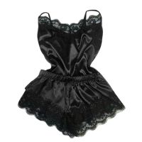 Елегантна дамска пижама – топ, къси панталонки и сатениран аксесоар. Цветове - чисто черен/черен, че, снимка 7 - Пижами - 45794858