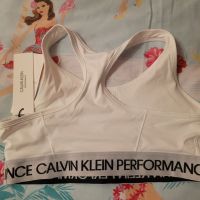 Calvin Klein спортен сутиен, снимка 2 - Корсети, бюстиета, топове - 45375792