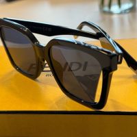 Дамски очила Fendi, снимка 2 - Слънчеви и диоптрични очила - 45768850
