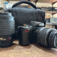 Фотоапарат Nikon D40X два обектива Nikkor 18-55mm, Nikkor 55-200 VR, снимка 1 - Фотоапарати - 45903352