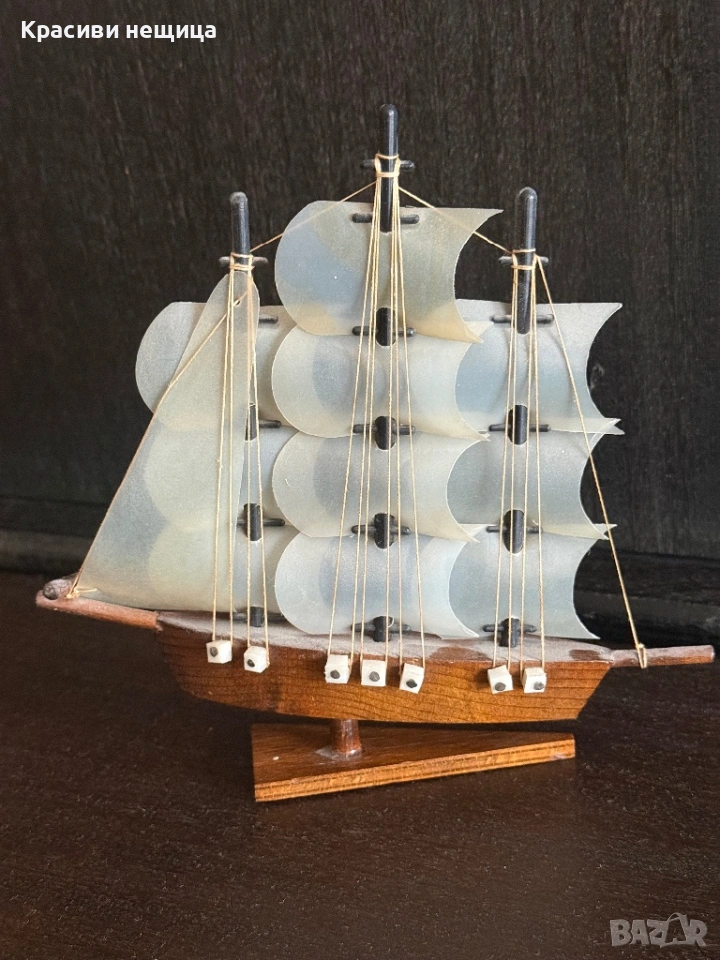 Малко красиво корабче, снимка 1