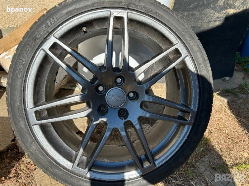 Продавам оригинална джанта с гума за Ауди 19 цола 8,5J ET48, снимка 1