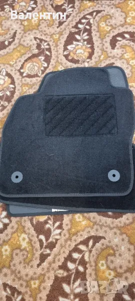 Продавам оригинални мокетни стелки за Volkswagen  polo 201, снимка 1