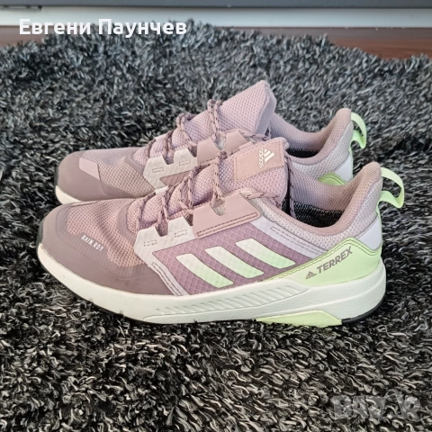 Adidas туристически маратонки размер 35 в розови Дамски Детски 