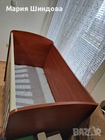 Детско люлеещо се легло с матрак, снимка 3 - Бебешки легла и матраци - 51314589