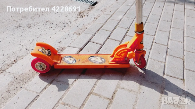 2 бр. детски  тротинетки , снимка 3 - Скейтборд, ховърборд, уейвборд - 50111378