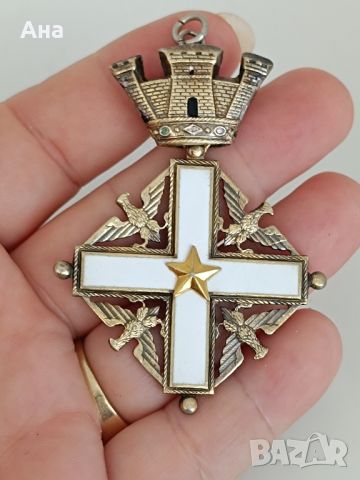 Сребърен Италиански орден за заслуги към Републиката

, снимка 4 - Антикварни и старинни предмети - 46407822