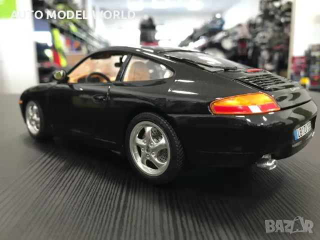 Метална колекционерска количка BBURAGO PORSCHE 996 1997г.1:18 НОВА, снимка 3 - Колекции - 47185561