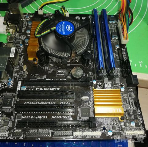 Дънна платка Gigabyte H97M-D3 + Intel Core i5-44467 + 4GB RAM, снимка 1 - Дънни платки - 46418558