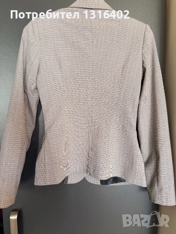 Елегантно вталено сако размер XS/S, снимка 4 - Сака - 51794642