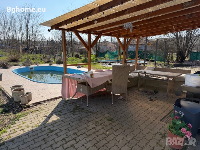 Двуетажна къща с голям двор и басейн в с. Равнец | 2447 кв.м двор | обзаведена, снимка 3 - Къщи - 53839873