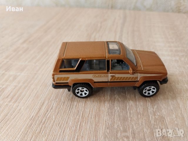 toyota 4 runner matchbox 1:64, снимка 2 - Коли, камиони, мотори, писти - 46017923