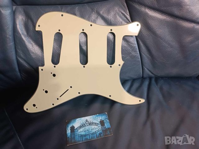 Cream Strat Pickguard, снимка 4 - Китари - 45944660