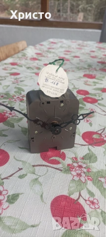 Стар кварцов механизъм за стенен часовник