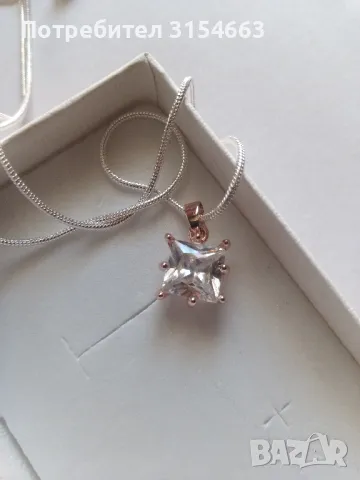 Колие с кристали , снимка 2 - Колиета, медальони, синджири - 49497700
