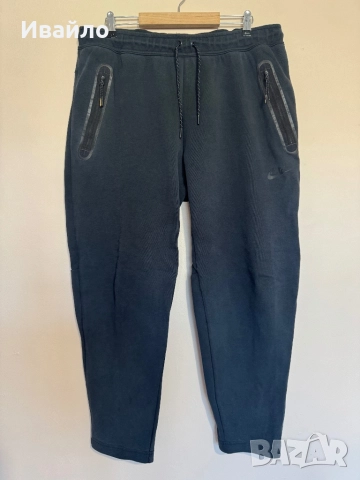 Nike Tech Fleece Pants.