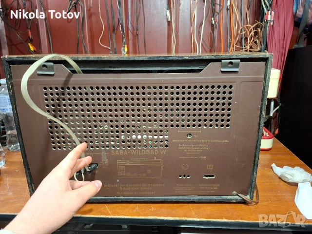 Продава се дървено радио Saba. , снимка 6 - Антикварни и старинни предмети - 54033886