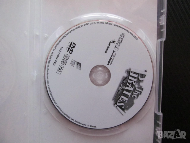 Пиратите! DVD филм Пират на годината Кървавия остров приключения забавления анимация кораби битки, снимка 2 - Анимации - 54079206