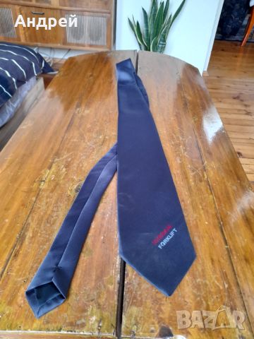 Стара вратовръзка Nissan, снимка 2 - Други - 45539462