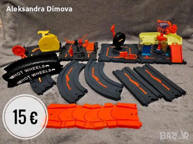 Продавам различни Hot Wheels писти, паркинг - цени на снимките