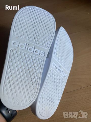 Оригинални чисто бели чехли Adidas ! 36 н, снимка 6 - Чехли - 46578678