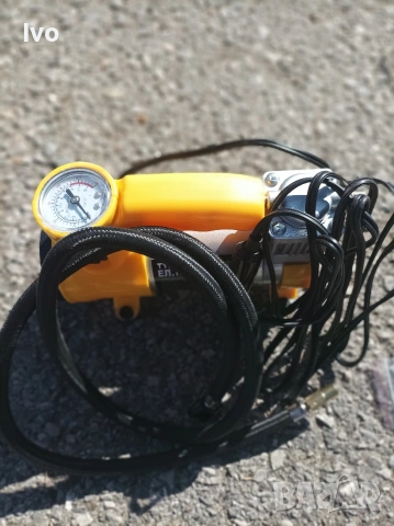 Компресор за въздух за  кола, снимка 3 - Аксесоари и консумативи - 53826287