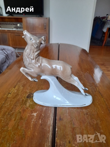 Стара Порцеланова фигурка Елен