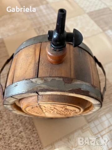 Дървено буренце с дърворезба, снимка 3 - Антикварни и старинни предмети - 53071026