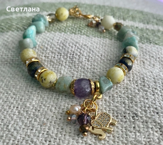 гривна от естествени камъни