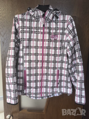 Дамско яке, размер 38,сваляща качулка. 