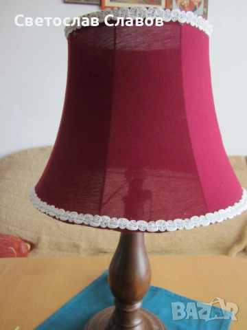  	Висока дизайнерска настолна лампа с червена шапка - 2, снимка 3 - Настолни лампи - 53896622