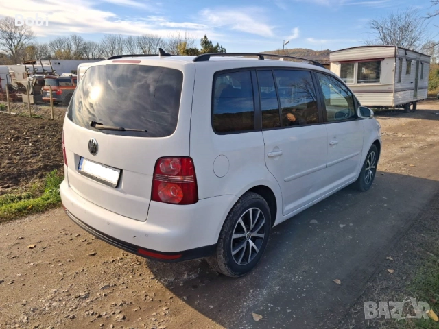 VW Touran 2.0TDI Automatic, снимка 5 - Автомобили и джипове - 49999025