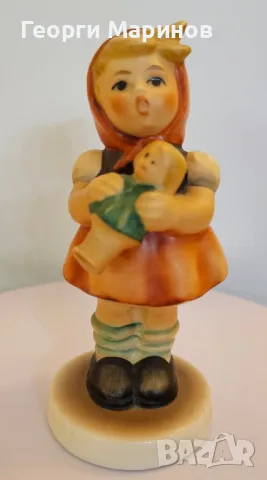 Goebel Hummel, порцеланова фигура, Girl with Doll, номер 239/B 1967 г.
, снимка 1 - Колекции - 48465641