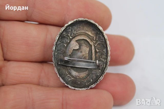 Значка ''100 години дружества на жените'', снимка 8 - Колекции - 50474406