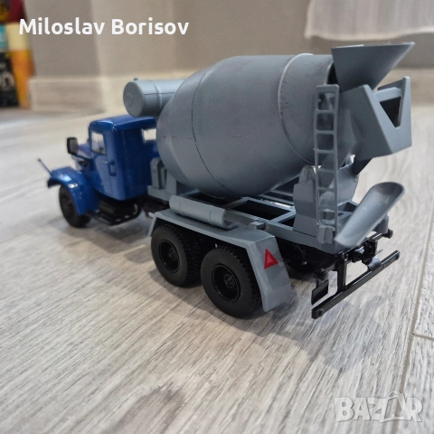 Kraz/Краз 256 бетоновоз 1:43 мащаб, снимка 4 - Колекции - 54089308
