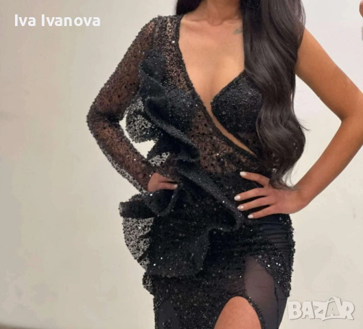 Продавам Дизайнерска рокля от колекция „Prom 2025“. Чисто нова, без следи от употреба рр С/М 