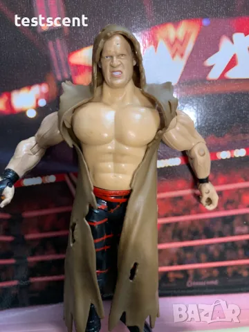 Екшън фигура WWE Unmasked Kane WWF 2003 Ruthless Aggression играчка Big Red Machine + coat, снимка 2 - Фигурки - 49511437