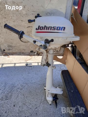 Продавам извънбордов двигател Johnson 2,5HP, 4т, 2006г, в добро състояние, внос от Италия, снимка 1 - Воден транспорт - 45289419