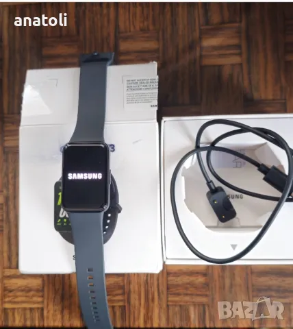 чисто нова Фитнес гривна Samsung Galaxy Fit3, Сив , снимка 10 - Смарт часовници - 49925929