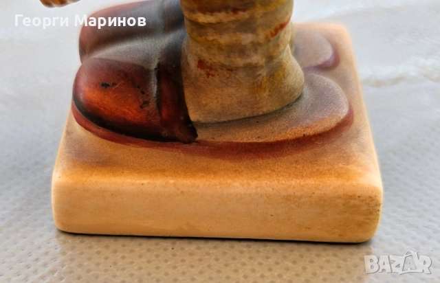 Goebel Hummel порцеланова фигура Little Helper, 73, 1973 г., снимка 12 - Колекции - 51542336
