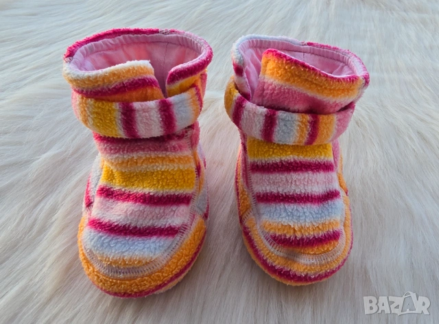 Ромпър за бебеносене FRIENDS и ботуши H&M 4-6 месеца, снимка 7 - Бебешки гащеризони - 53932491