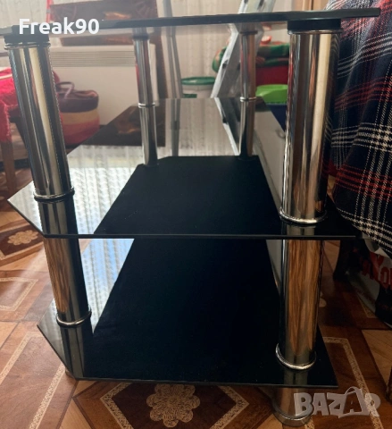 Стъклен рафт за телевизор, снимка 2 - Други - 53151228