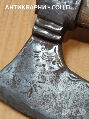 Соц Стар Ръчно Кован Дърводелски Инструмент Брадва Кривица. НОМЕР 503., снимка 9 - Антикварни и старинни предмети - 53446102