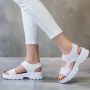 Дамски летни спортни сандали в бяло