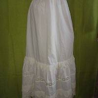 Дълга памучна бяла фуста с волан и памучна дантела М,Л, снимка 2 - Поли - 45750245