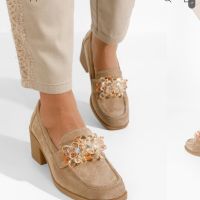 Нови дамски обувки на ток от велур с кристали. Изключително красив и лек модел. , снимка 1 - Дамски обувки на ток - 45261330