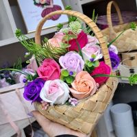 Букет от декоративни сапунени розив кошница, снимка 1 - Други - 45520536