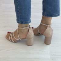 Официално-ежедневни дамски сандали с елегантни извивки и бляскави детайли, снимка 2 - Сандали - 45217308